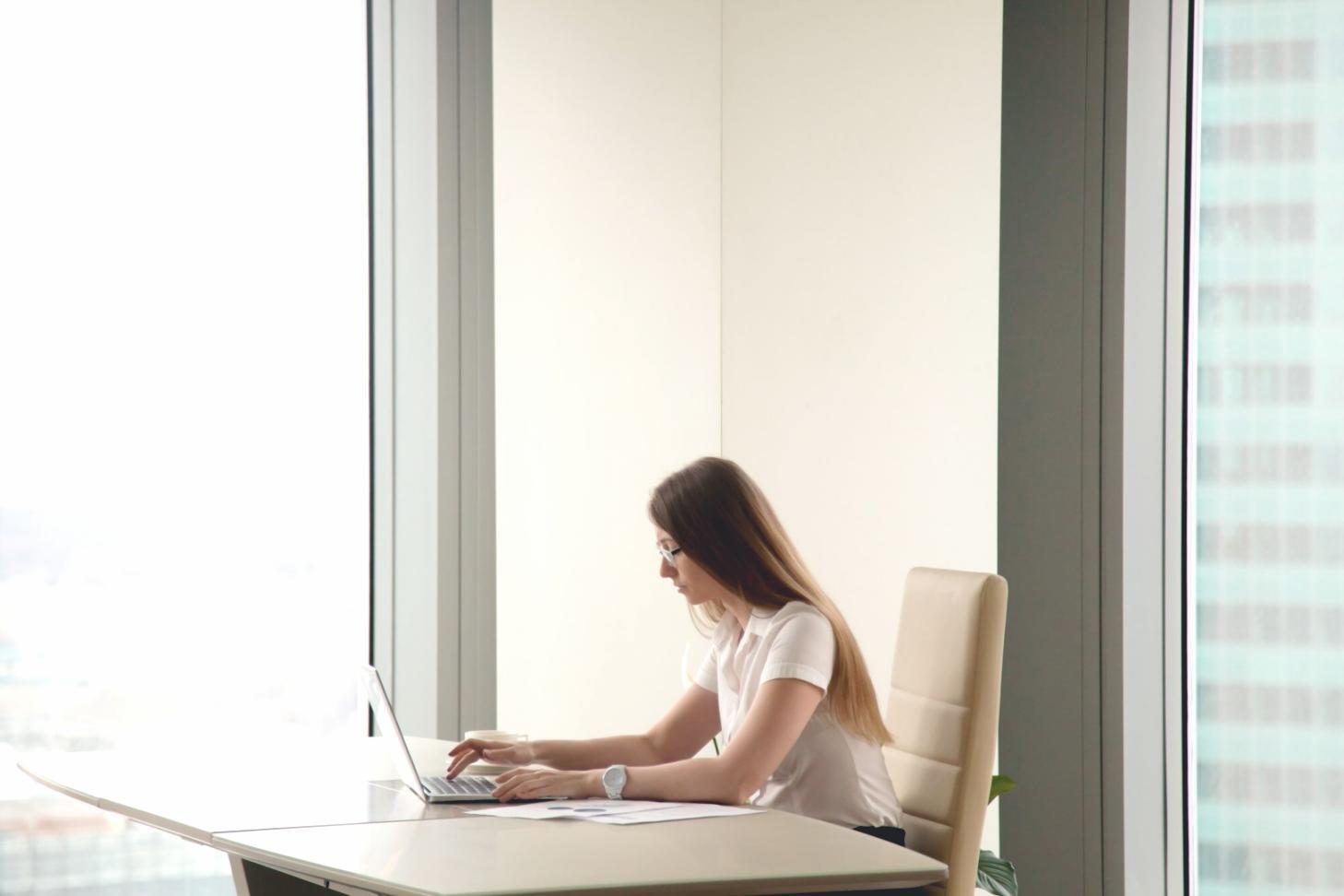 Machine learning investment analysis workspace showing data visualization and algorithmic trading models