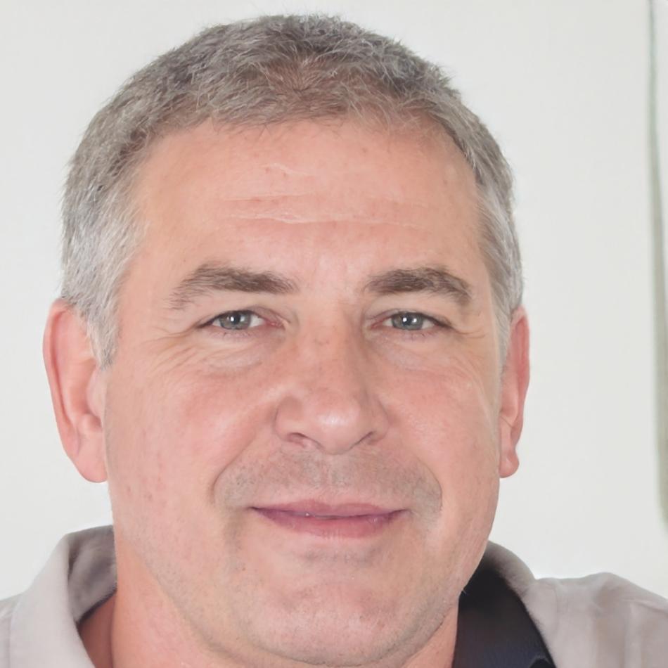 Portrait of Brennan MacLeod, Machine Learning Engineer